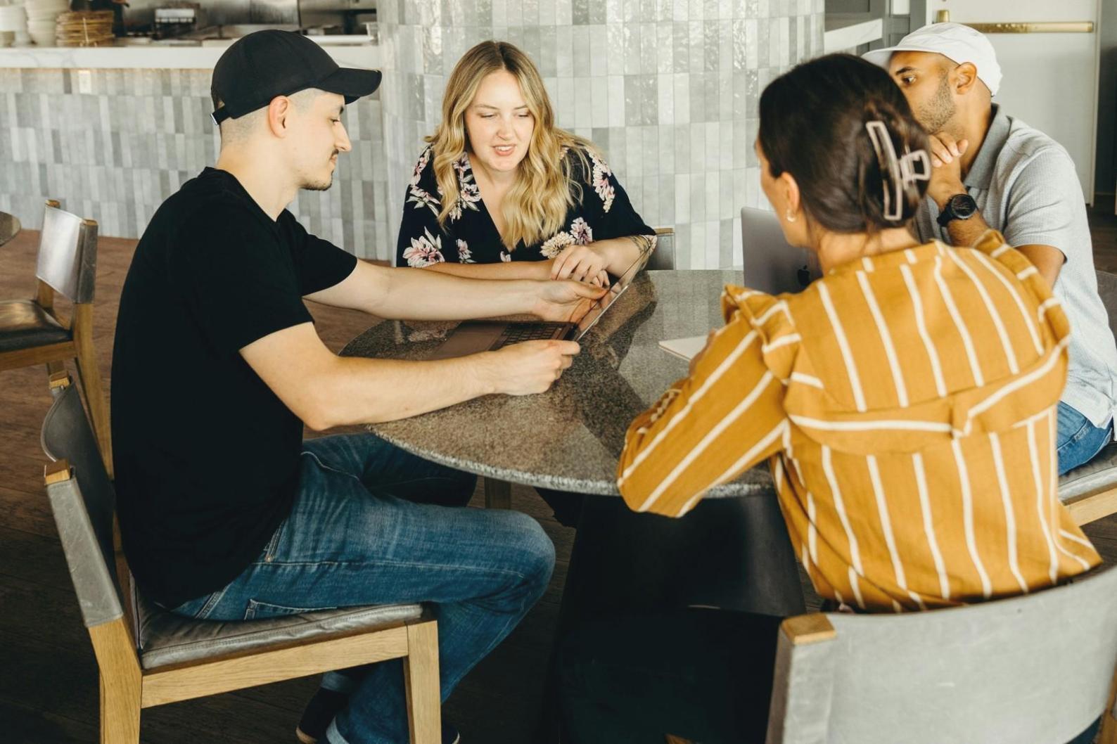 Teilnehmer beim praktischen Finanzplanungs-Workshop
